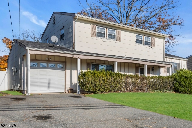 Franklin Twp., New Jersey, 08873, United States, 4 Bedrooms Bedrooms, ,3 BathroomsBathrooms,Residential,For Sale,1988990