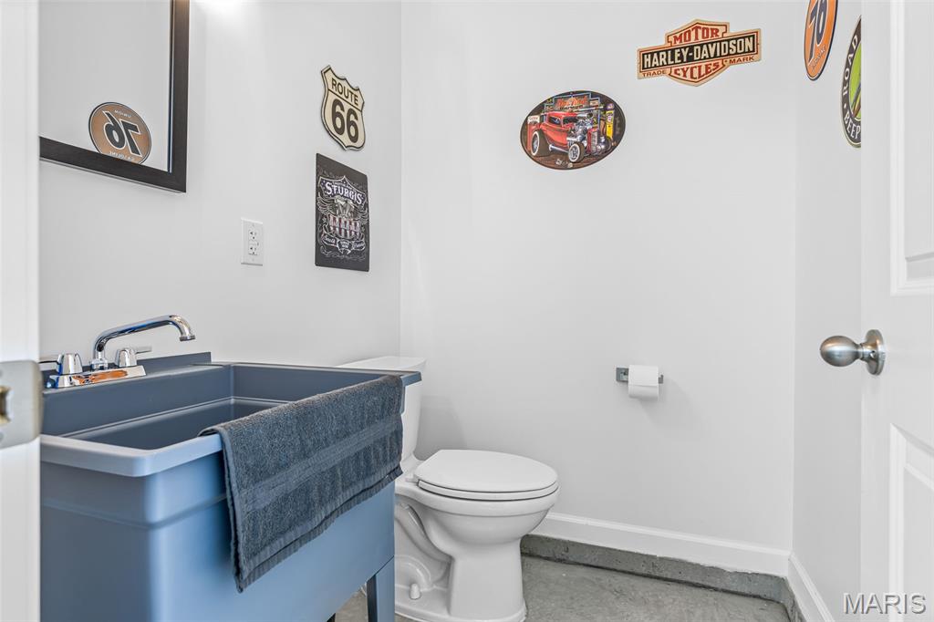 Farmington, Missouri, 63640, United States, 3 Bedrooms Bedrooms, ,3 BathroomsBathrooms,Residential,For Sale,1947219
