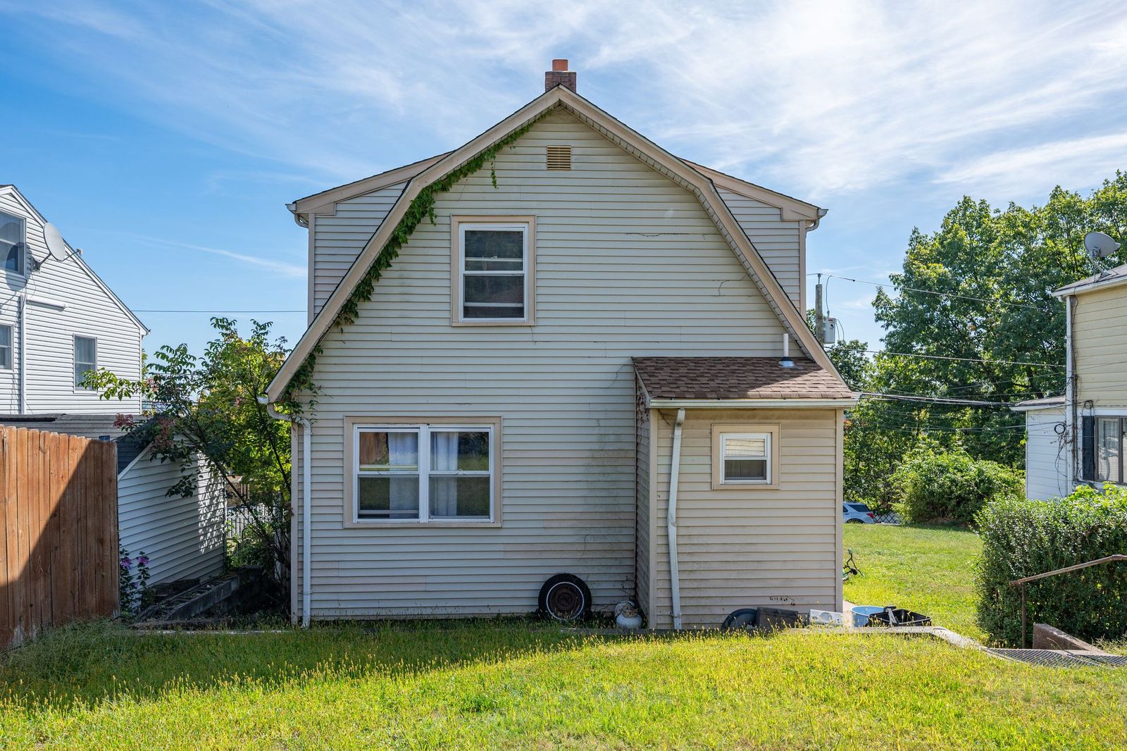 Haledon Boro, New Jersey, 07508, United States, 4 Bedrooms Bedrooms, ,3 BathroomsBathrooms,Residential,For Sale,1978211