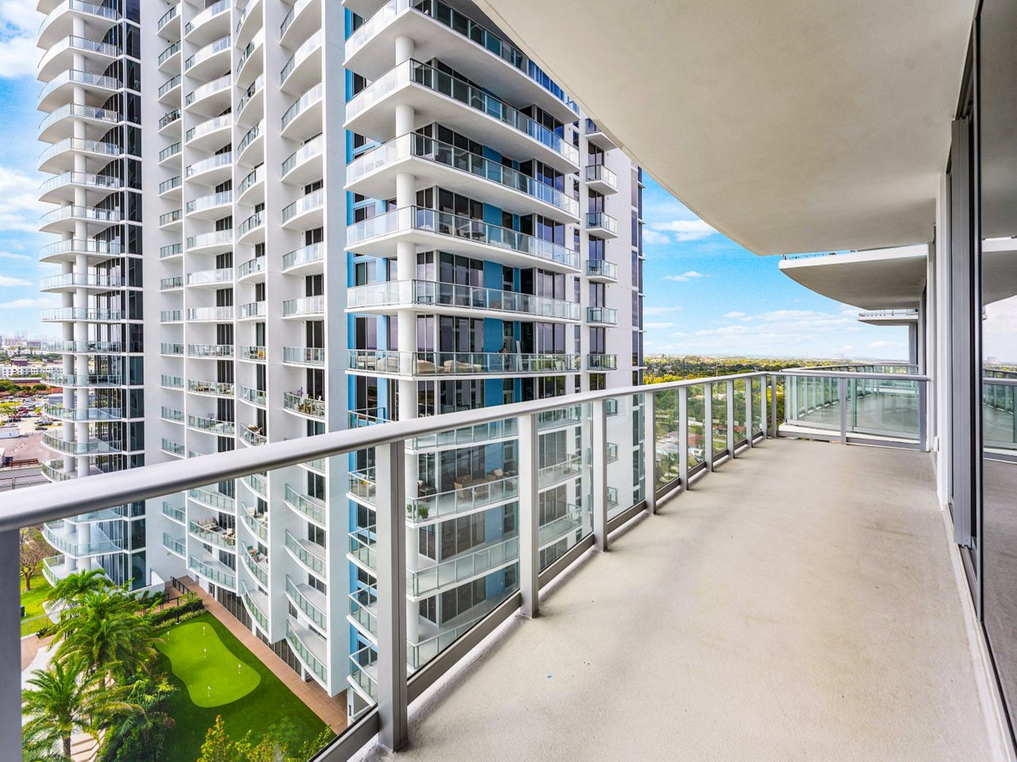  220 Lake Shore Drive, Lake Park, FL, 33403 - 物件實景