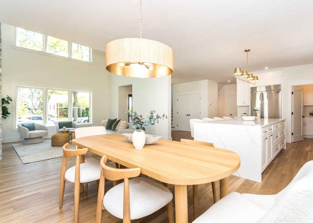 Waltham, Massachusetts, 02452, United States, 6 Bedrooms Bedrooms, ,4 BathroomsBathrooms,Residential,For Sale,1891361