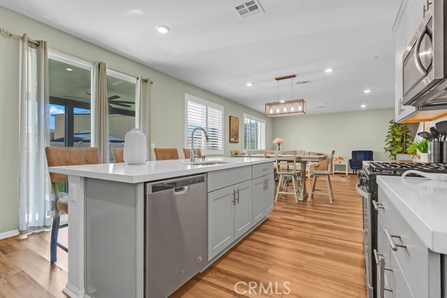 Moreno Valley, California, 92551, United States, 5 Bedrooms Bedrooms, ,3 BathroomsBathrooms,Residential,For Sale,1983557