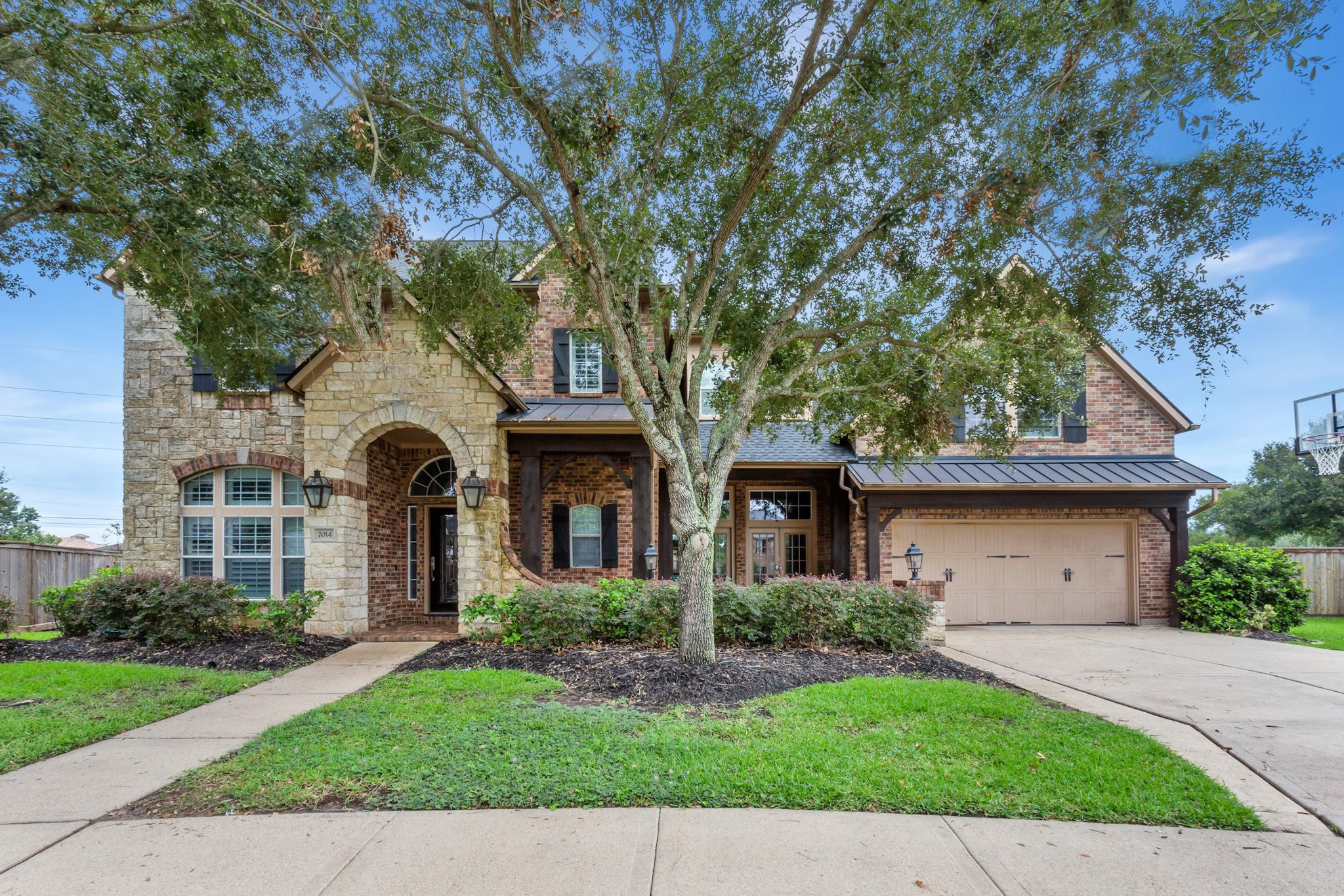Sugar Land, Texas, 77479, United States, 5 Bedrooms Bedrooms, ,5 BathroomsBathrooms,Residential,For Sale,1837689