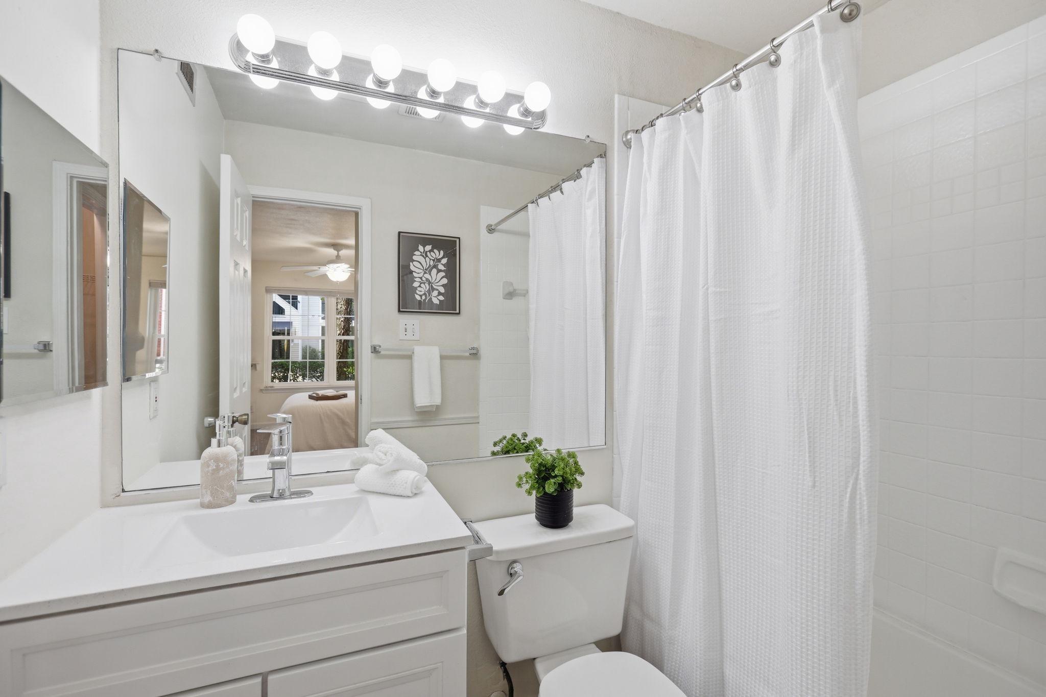  3303 Wyndham Circle, Alexandria, VA, 22302 - 物件實景