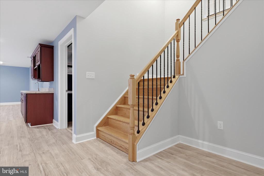 Winchester, Virginia, 22602, United States, 6 Bedrooms Bedrooms, ,5 BathroomsBathrooms,Residential,For Sale,2032756