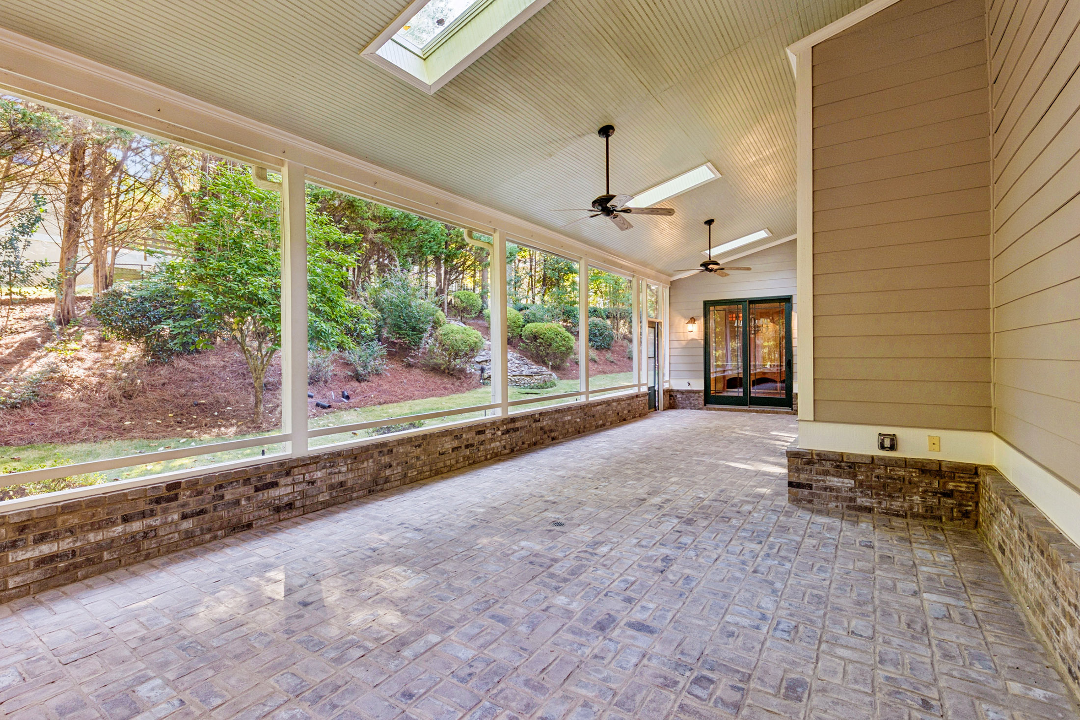  A Rare Opportunity to Enjoy Estate-Style Living in Sought-After Woodstock - 物件實景