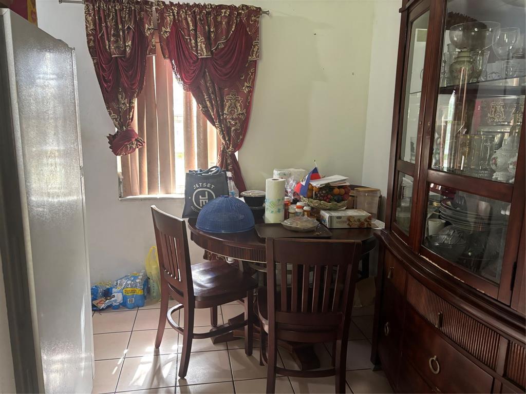 Fort Lauderdale, Florida, 33304, United States, 2 Bedrooms Bedrooms, ,2 BathroomsBathrooms,Residential,For Sale,1936952