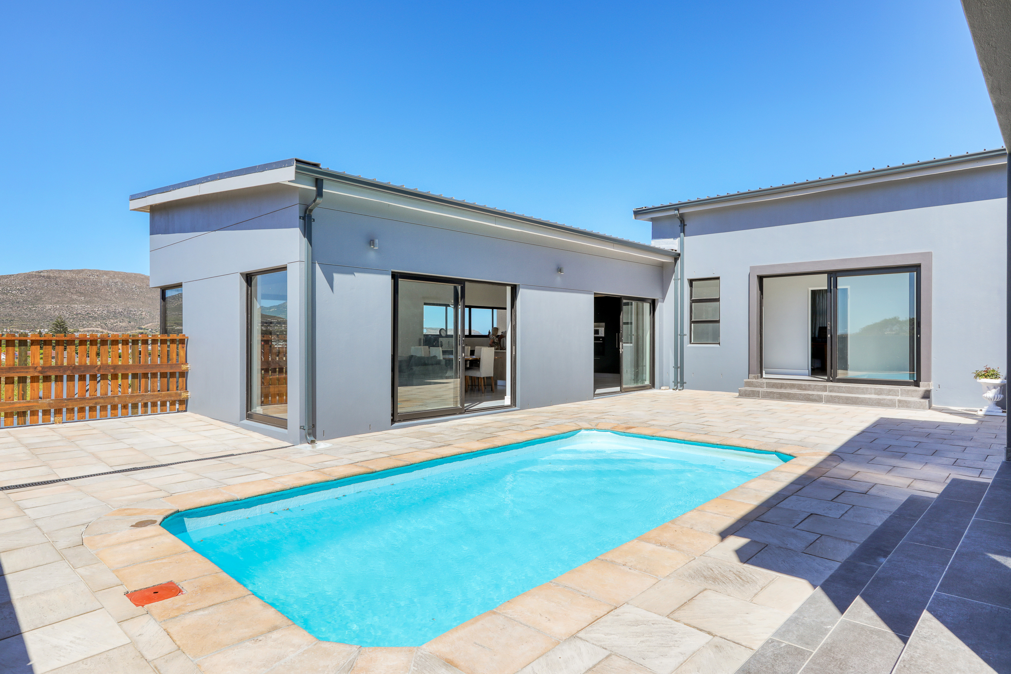  Noordhoek, Chapman
