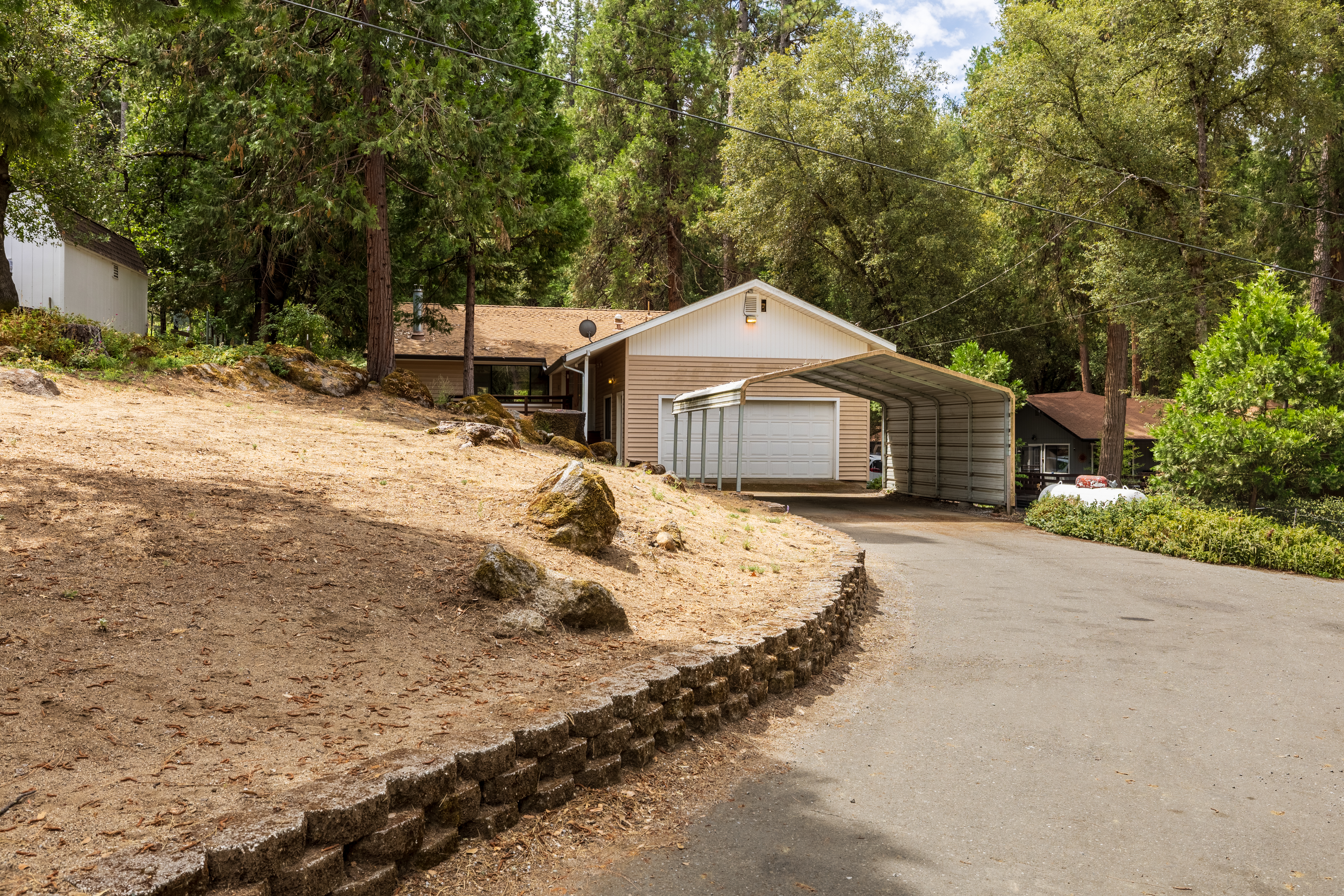  5648 Vacation Boulevard, Somerset, CA 95684 - 物件實景