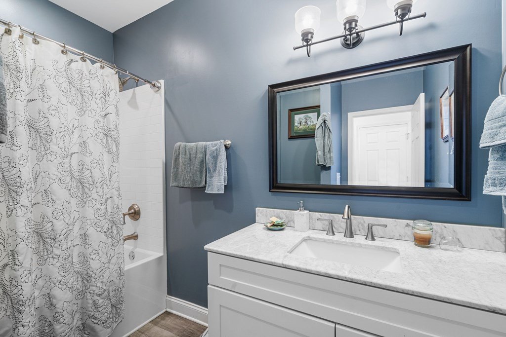 Hayesville, North Carolina, 28904, United States, 3 Bedrooms Bedrooms, ,3 BathroomsBathrooms,Residential,For Sale,2005507