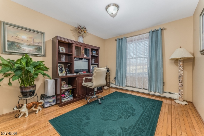 Readington Twp., New Jersey, 08853, United States, 3 Bedrooms Bedrooms, ,3 BathroomsBathrooms,Residential,For Sale,1903743