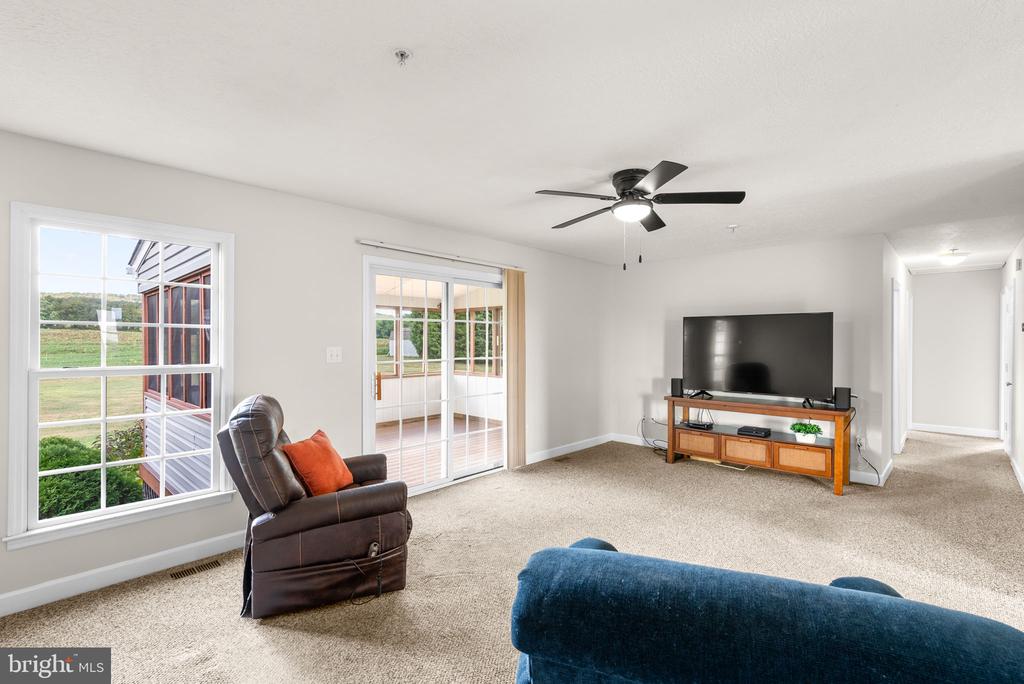 Frederick, Maryland, 21703, United States, 3 Bedrooms Bedrooms, ,3 BathroomsBathrooms,Residential,For Sale,1935163