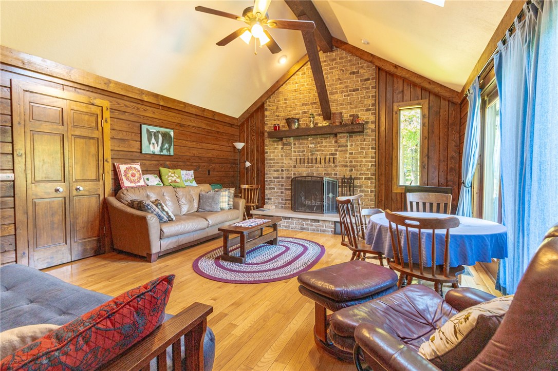 Jamestown, Pennsylvania, 16134, United States, 4 Bedrooms Bedrooms, ,3 BathroomsBathrooms,Residential,For Sale,1998073