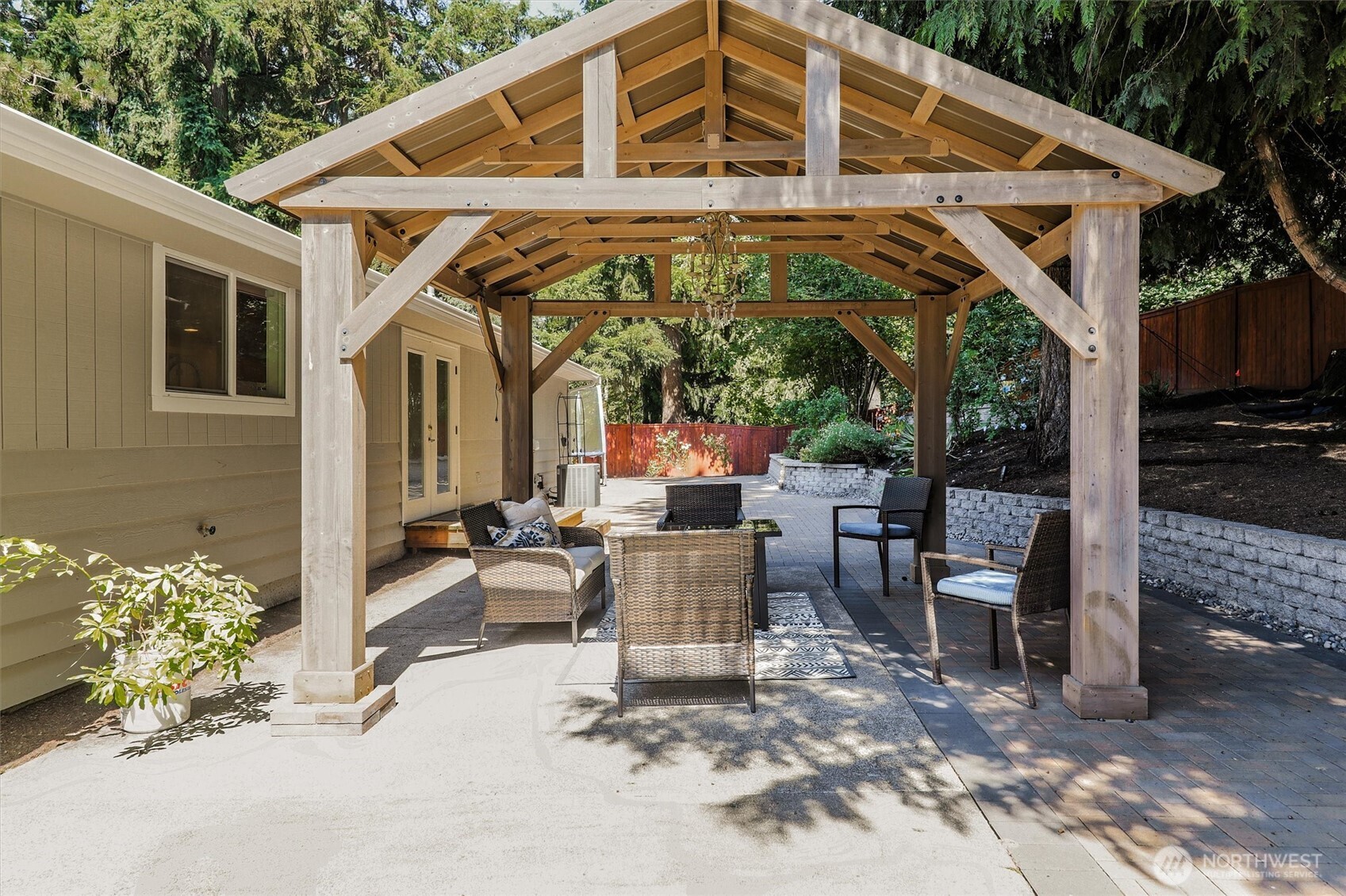 Sammamish, Washington, 98074, United States, 4 Bedrooms Bedrooms, ,1 BathroomBathrooms,Residential,For Sale,1985708