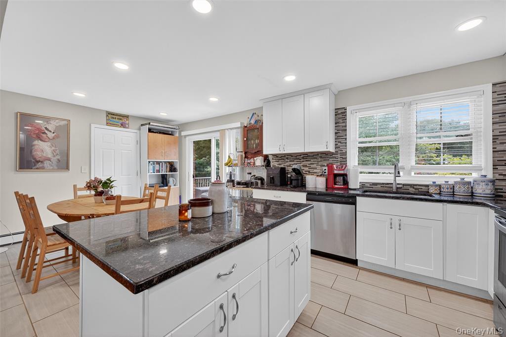 New Windsor, New York, 12553, United States, 4 Bedrooms Bedrooms, ,2 BathroomsBathrooms,Residential,For Sale,1977430