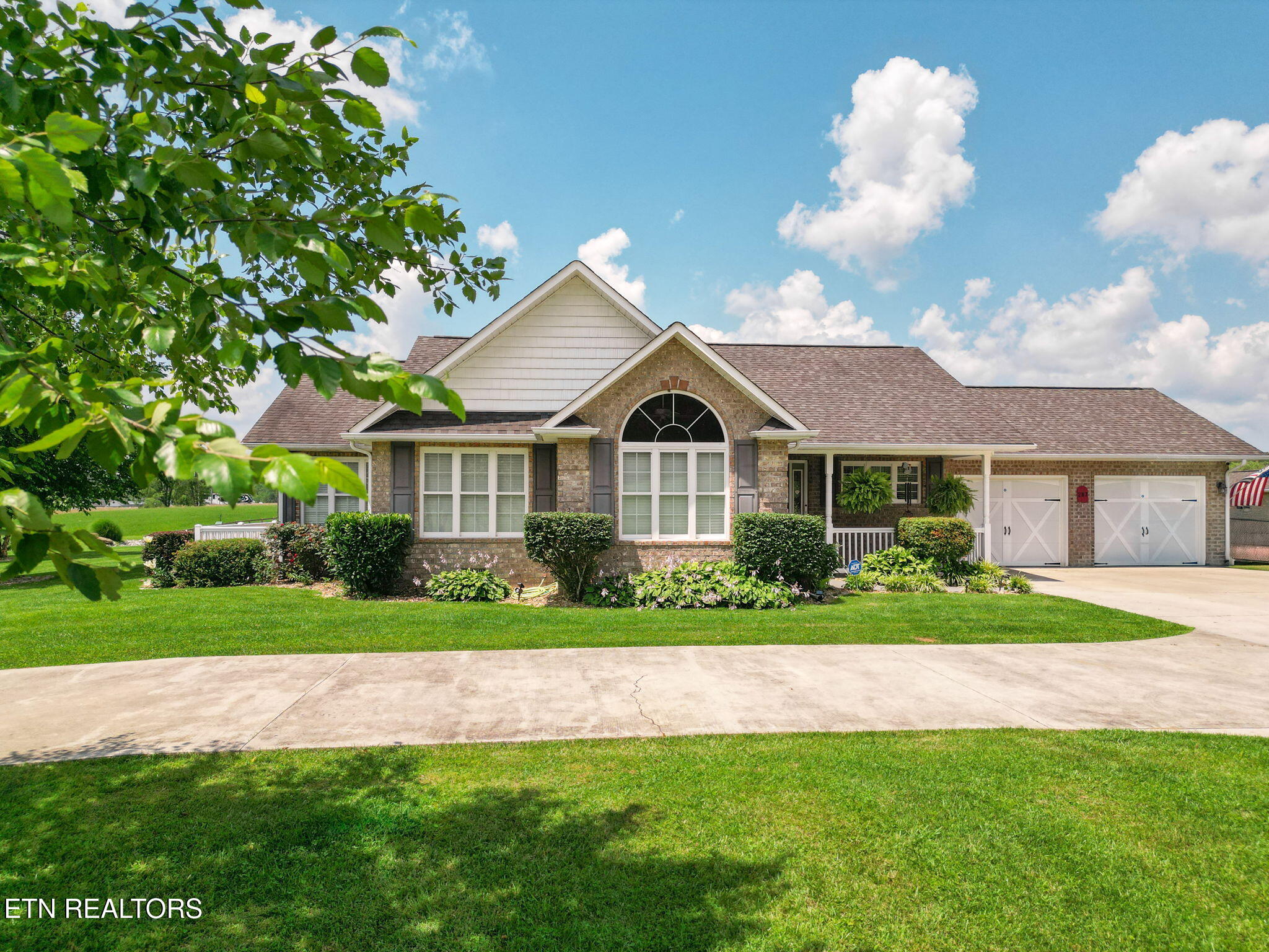 Oneida, Tennessee, 37841, United States, 3 Bedrooms Bedrooms, ,3 BathroomsBathrooms,Residential,For Sale,1973702