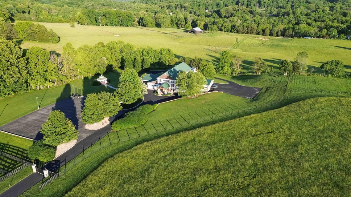 Somerset, Kentucky, 42503, United States, 6 Bedrooms Bedrooms, ,5 BathroomsBathrooms,Residential,For Sale,1835271