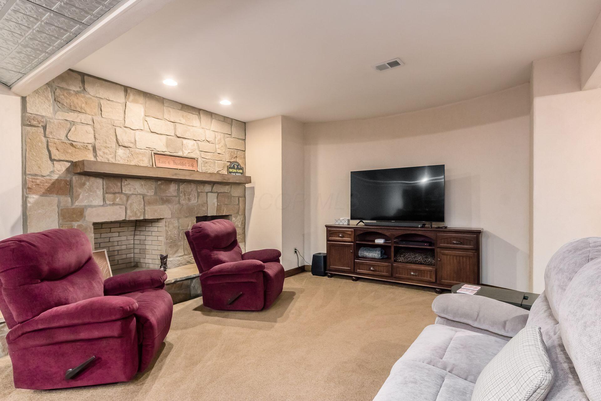 Rockbridge, Ohio, 43149, United States, 8 Bedrooms Bedrooms, ,10 BathroomsBathrooms,Residential,For Sale,1818163