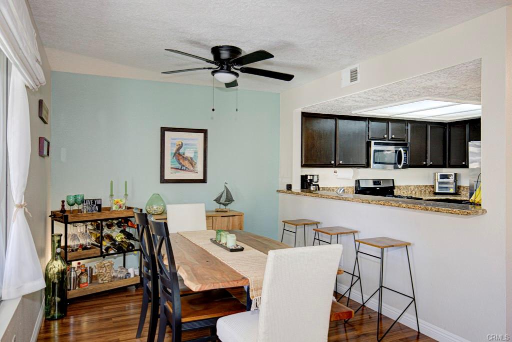 Lake Forest, California, 92630, United States, 2 Bedrooms Bedrooms, ,2 BathroomsBathrooms,Residential,For Sale,1944905