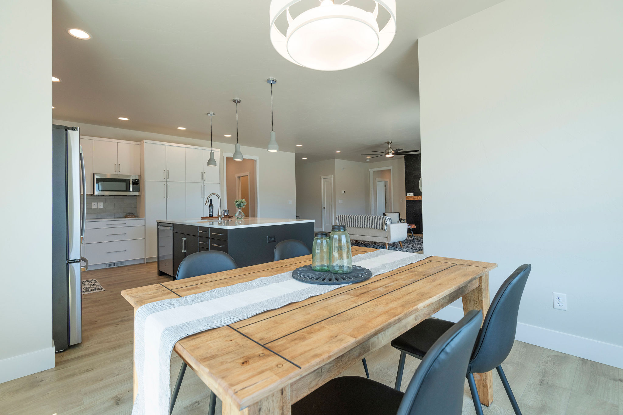 Helena, Montana, 59635, United States, 4 Bedrooms Bedrooms, ,4 BathroomsBathrooms,Residential,For Sale,1942711