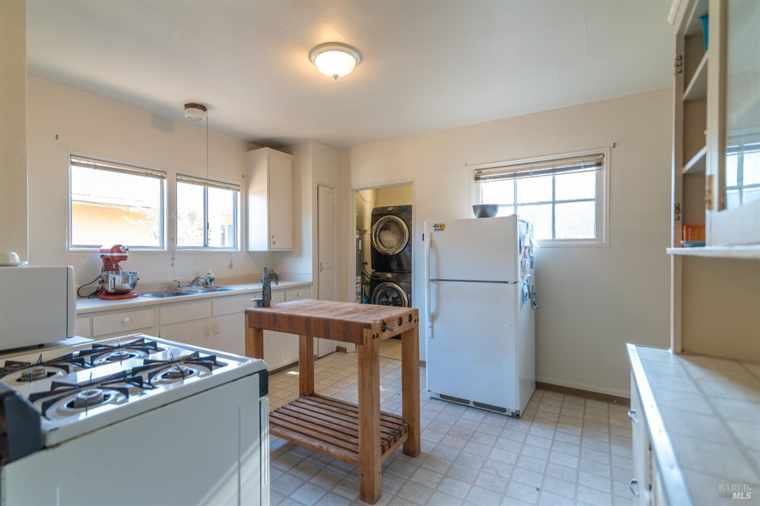 Santa Rosa, California, 95404, United States, 3 Bedrooms Bedrooms, ,2 BathroomsBathrooms,Residential,For Sale,1974780