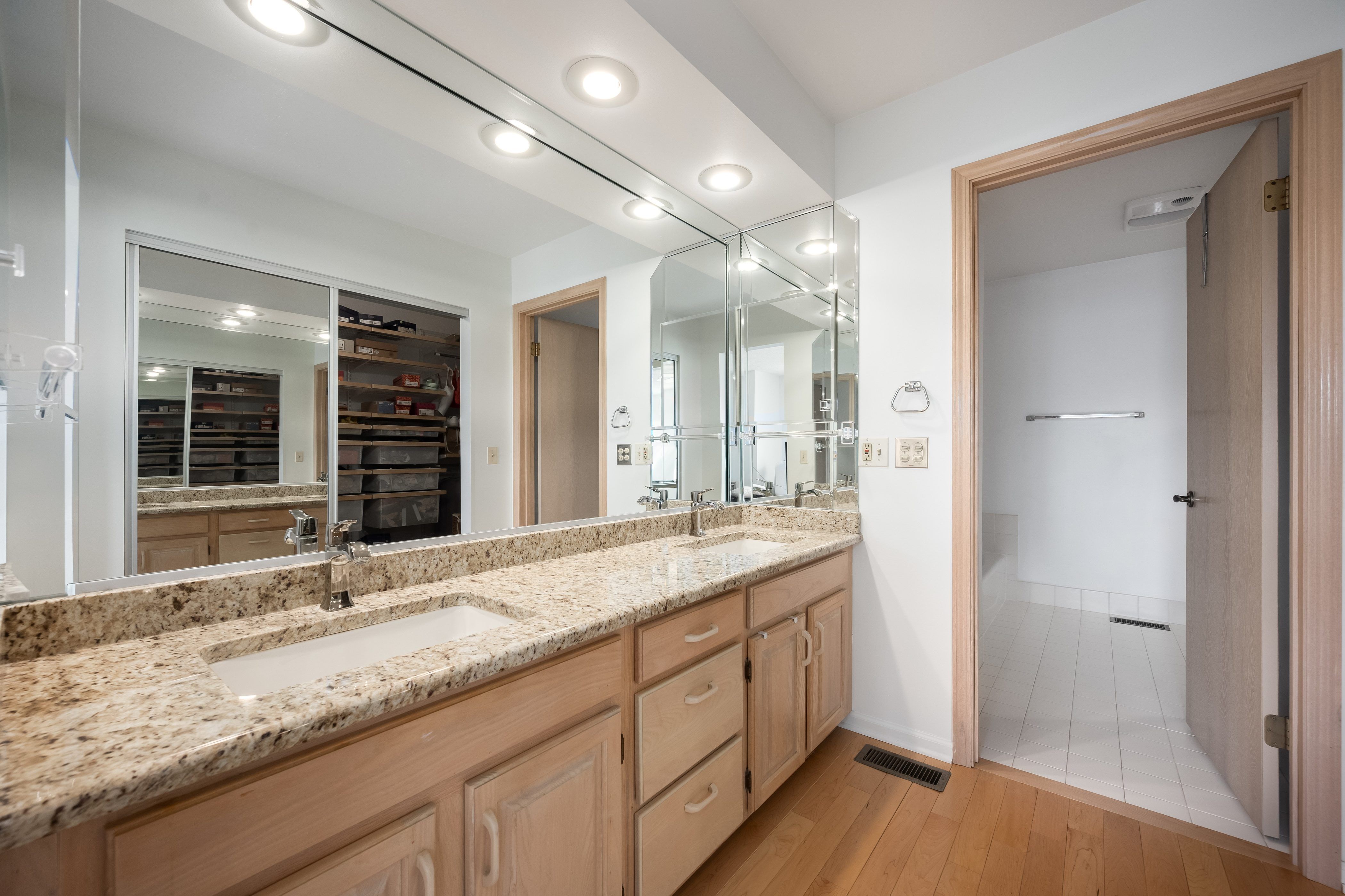  Two-Story Townhome in the Winchester Lane Subdivision of Northbrook - 物件實景