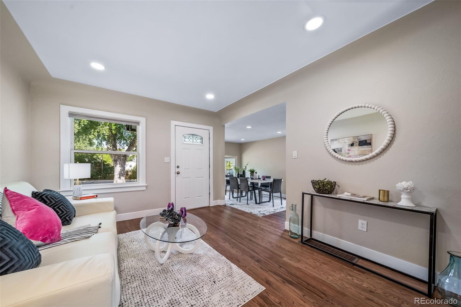 Denver, Colorado, 80210, United States, 3 Bedrooms Bedrooms, ,2 BathroomsBathrooms,Residential,For Sale,1939073