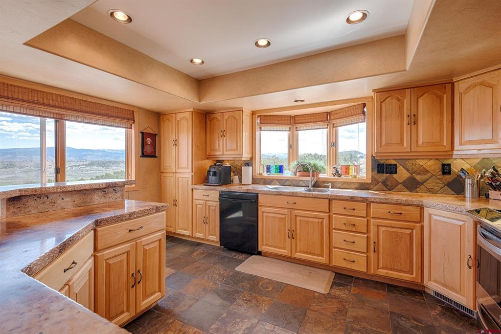 Montrose, Colorado, 81403, United States, 3 Bedrooms Bedrooms, ,2 BathroomsBathrooms,Residential,For Sale,1982784