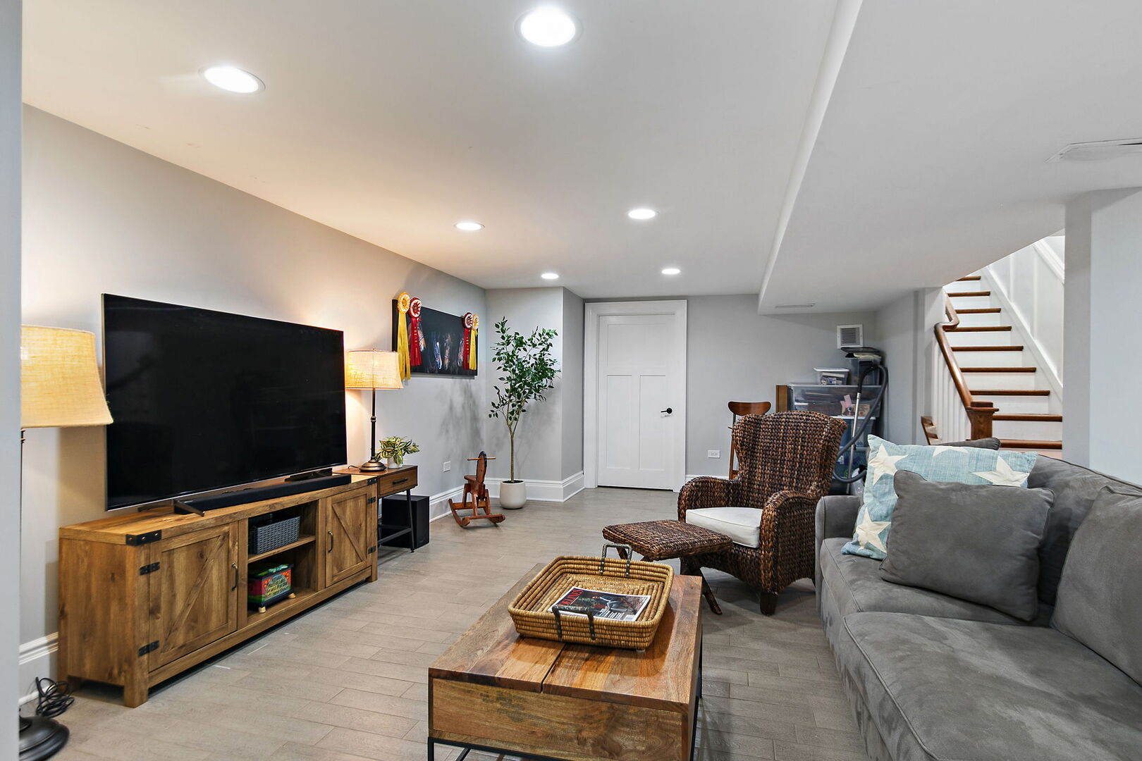 Mundelein, Illinois, 60060, United States, 2 Bedrooms Bedrooms, ,3 BathroomsBathrooms,Residential,For Sale,2010290