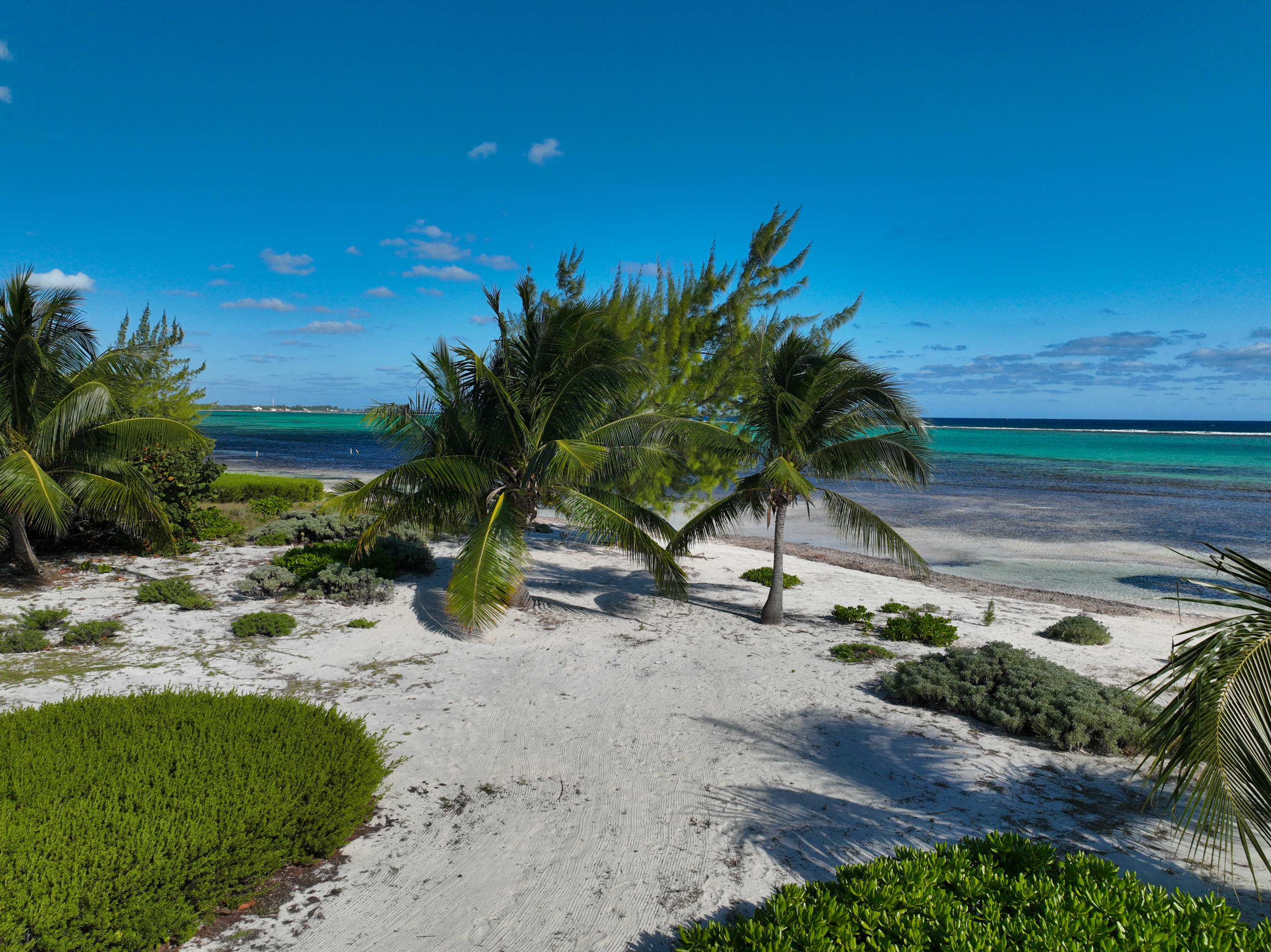  Prime Beachfront Land - 物件實景