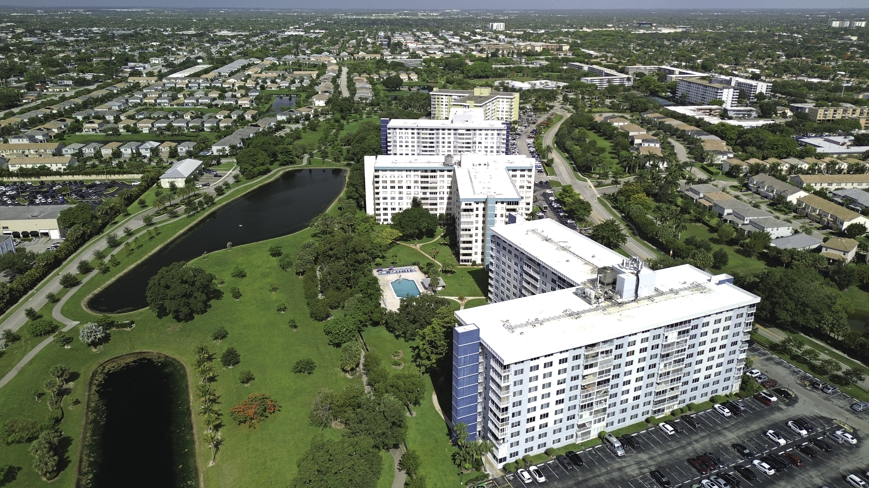  4200 Hillcrest Dr, Hollywood, FL, 33021 - 物件實景