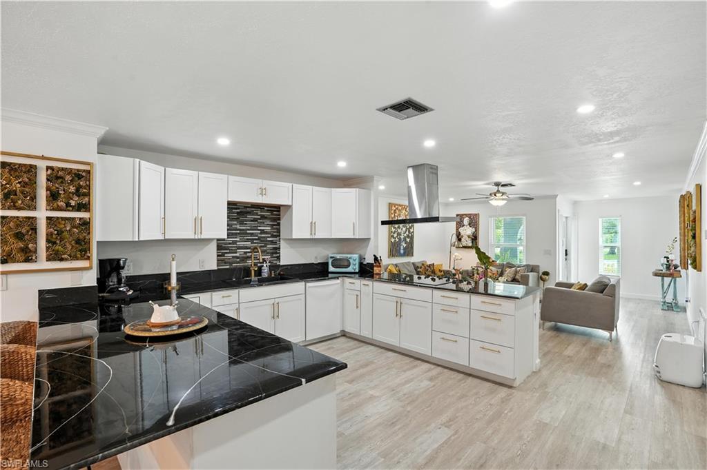 Naples, Florida, 34105, United States, 3 Bedrooms Bedrooms, ,2 BathroomsBathrooms,Residential,For Sale,1898311
