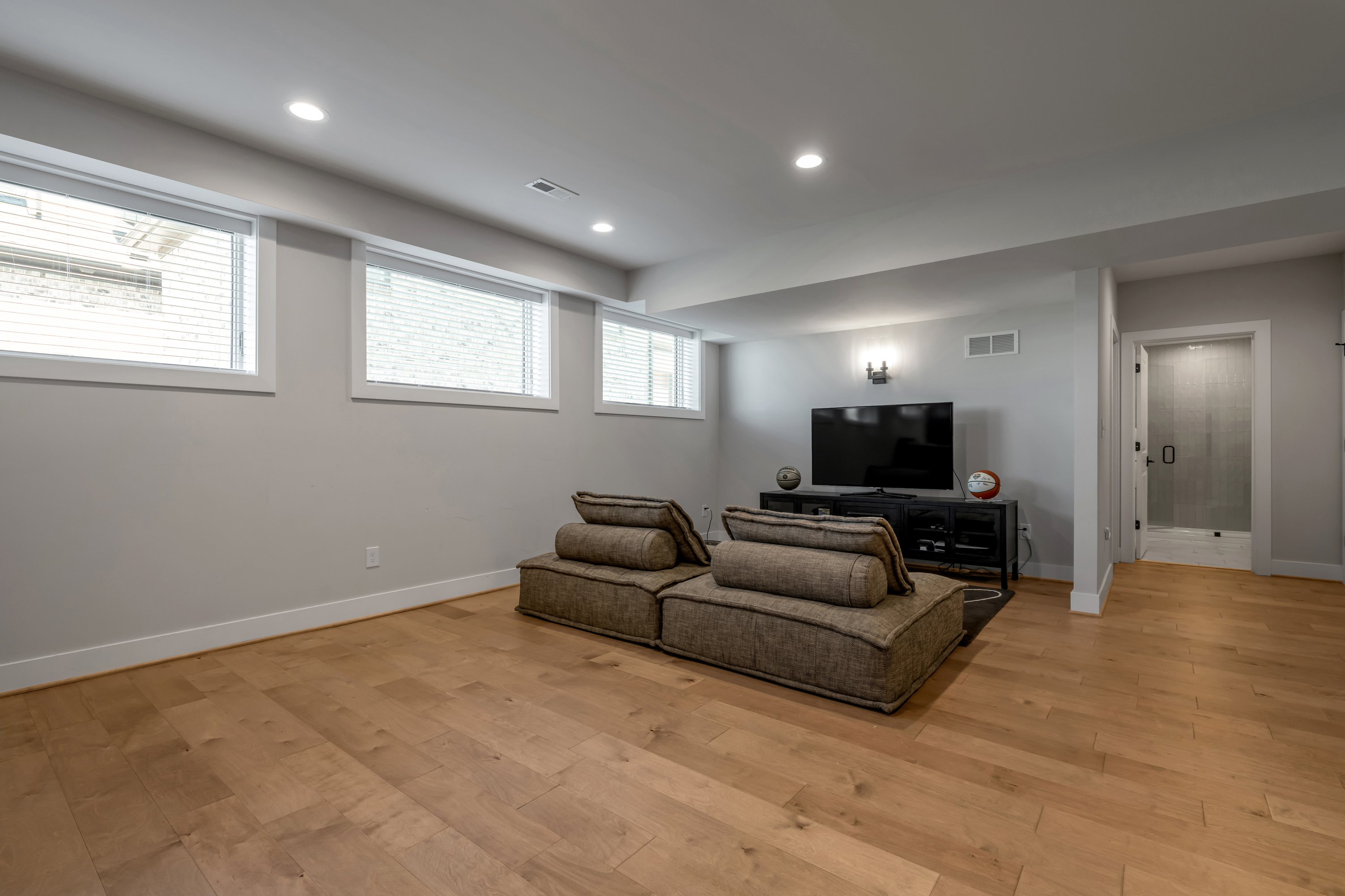  2429 Lorenzo Way - 物件實景