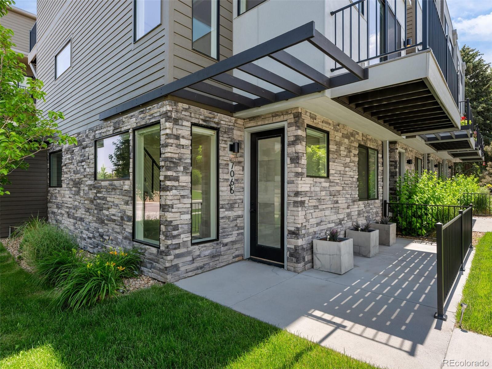 Lakewood, Colorado, 80214, United States, 3 Bedrooms Bedrooms, ,3 BathroomsBathrooms,Residential,For Sale,1866622