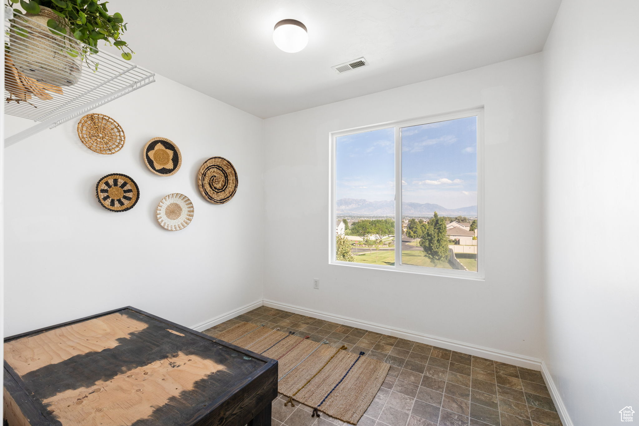 Saratoga Springs, Utah, 84045, United States, 4 Bedrooms Bedrooms, ,3 BathroomsBathrooms,Residential,For Sale,1906604