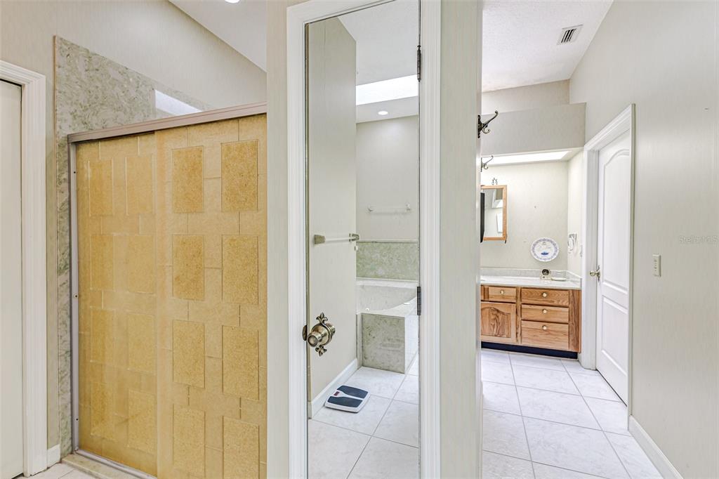 Lake Wales, Florida, 33898, United States, 2 Bedrooms Bedrooms, ,4 BathroomsBathrooms,Residential,For Sale,1908279