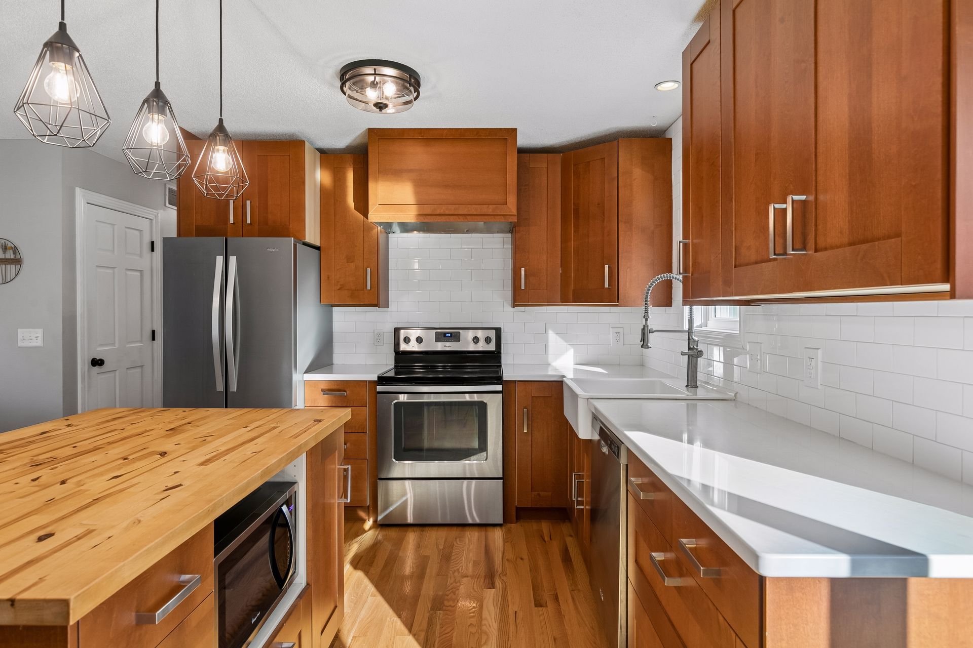  A Light-Filled Home Near Rolling Oaks Park - 物件實景