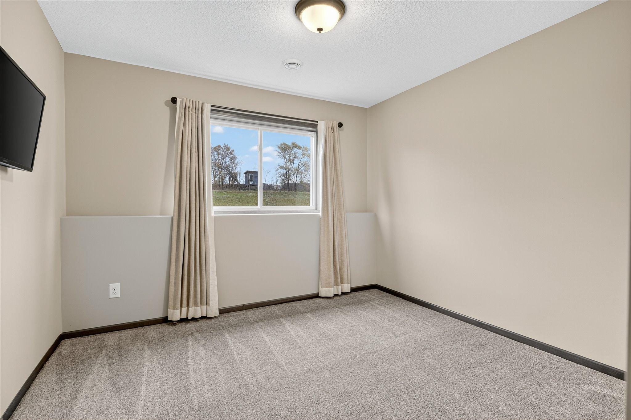 Rosemount, Minnesota, 55068, United States, 5 Bedrooms Bedrooms, ,3 BathroomsBathrooms,Residential,For Sale,1993555