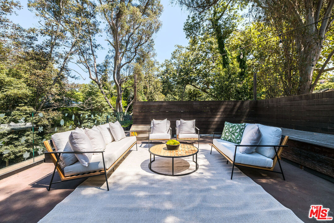 Santa Monica, California, 90402, United States, 7 Bedrooms Bedrooms, ,7 BathroomsBathrooms,Residential,For Sale,1940009