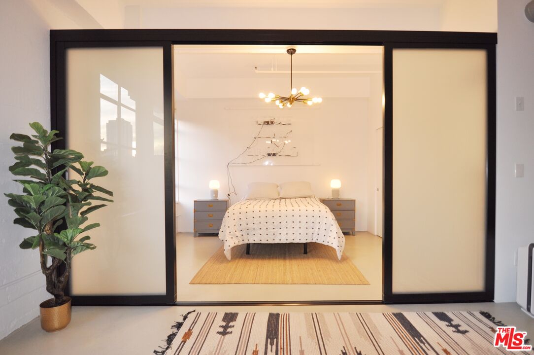Los Angeles, California, 90014, United States, 1 Bedroom Bedrooms, ,1 BathroomBathrooms,Residential,For Sale,1777203