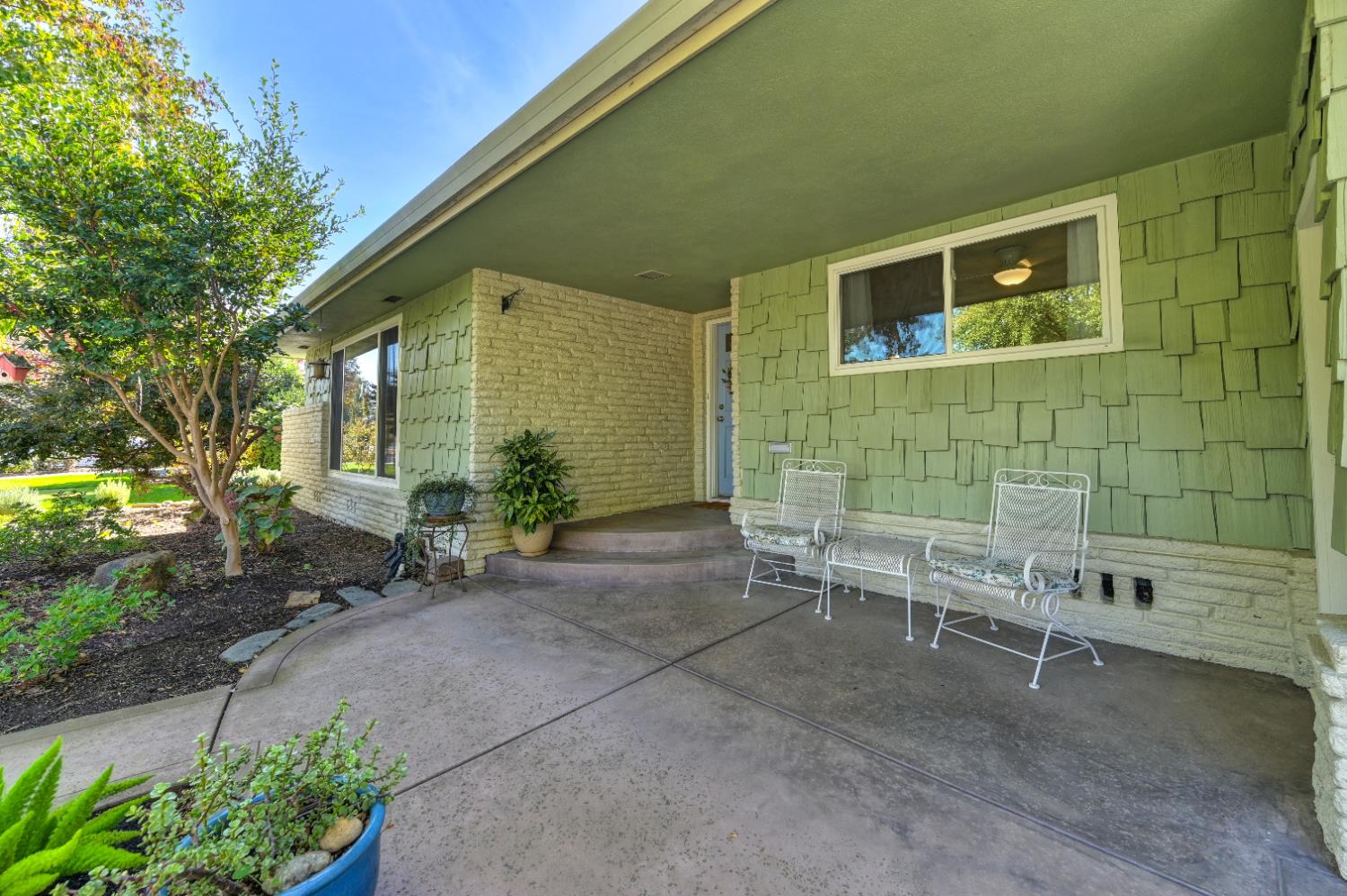 Sacramento, California, 95819, United States, 3 Bedrooms Bedrooms, ,2 BathroomsBathrooms,Residential,For Sale,1987598