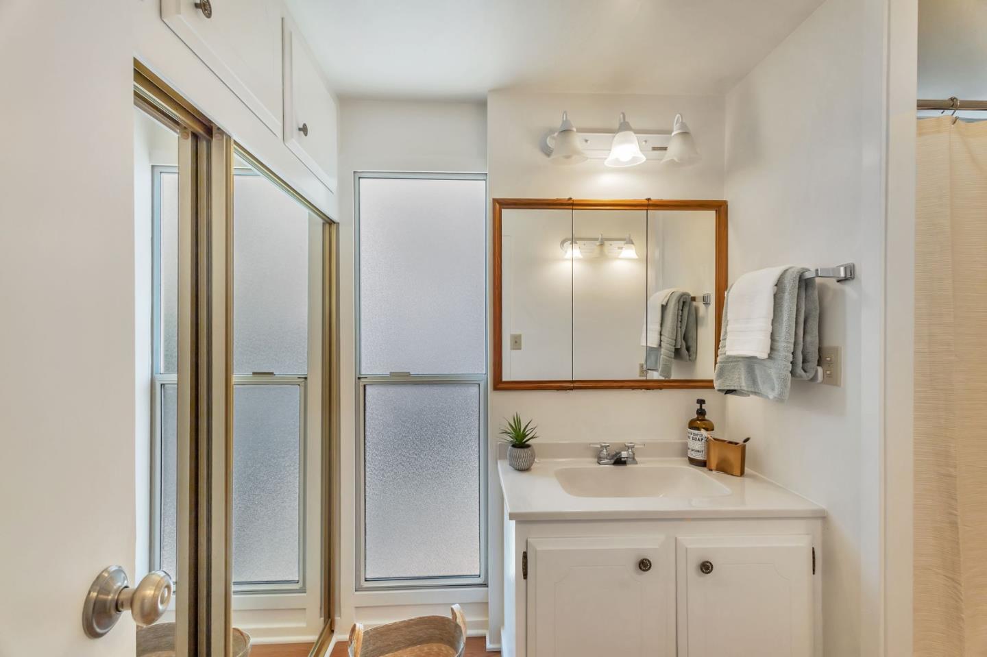 Scotts Valley, California, 95066, United States, 2 Bedrooms Bedrooms, ,2 BathroomsBathrooms,Residential,For Sale,1994569