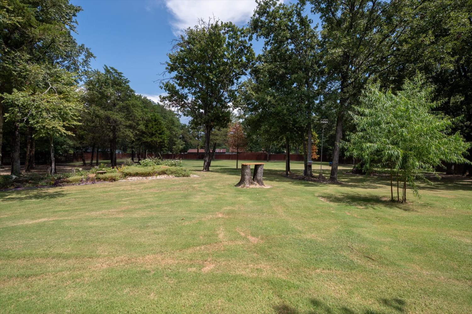 Quinlan, Texas, 75474, United States, 2 Bedrooms Bedrooms, ,2 BathroomsBathrooms,Residential,For Sale,1937387