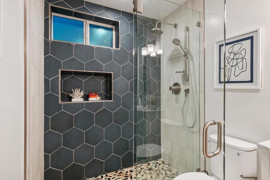 San Francisco, California, 94132, United States, 4 Bedrooms Bedrooms, ,3 BathroomsBathrooms,Residential,For Sale,2005595