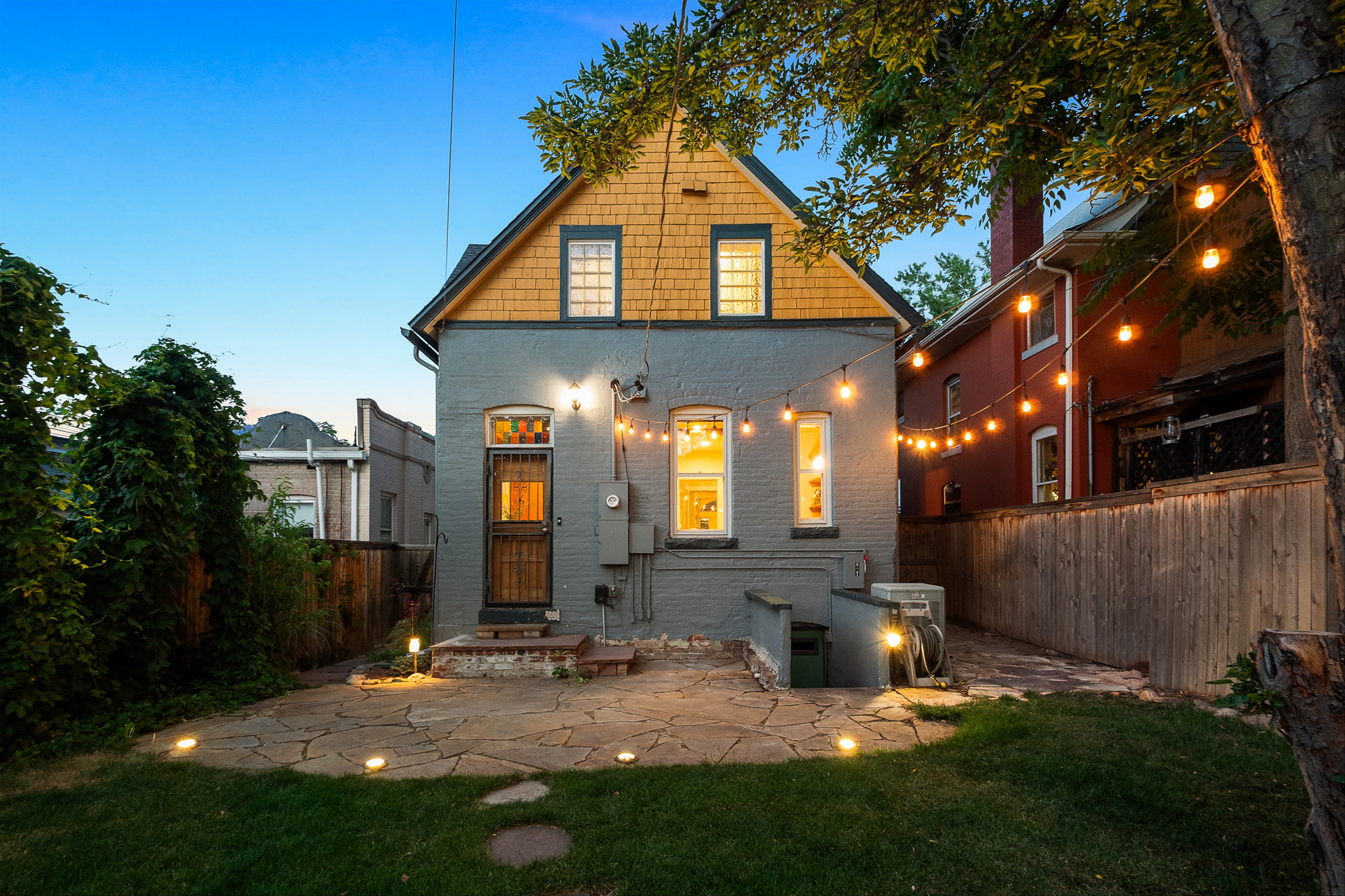 Welcome to this beautiful Victorian gem in the heart of Congress Park - 物件實景