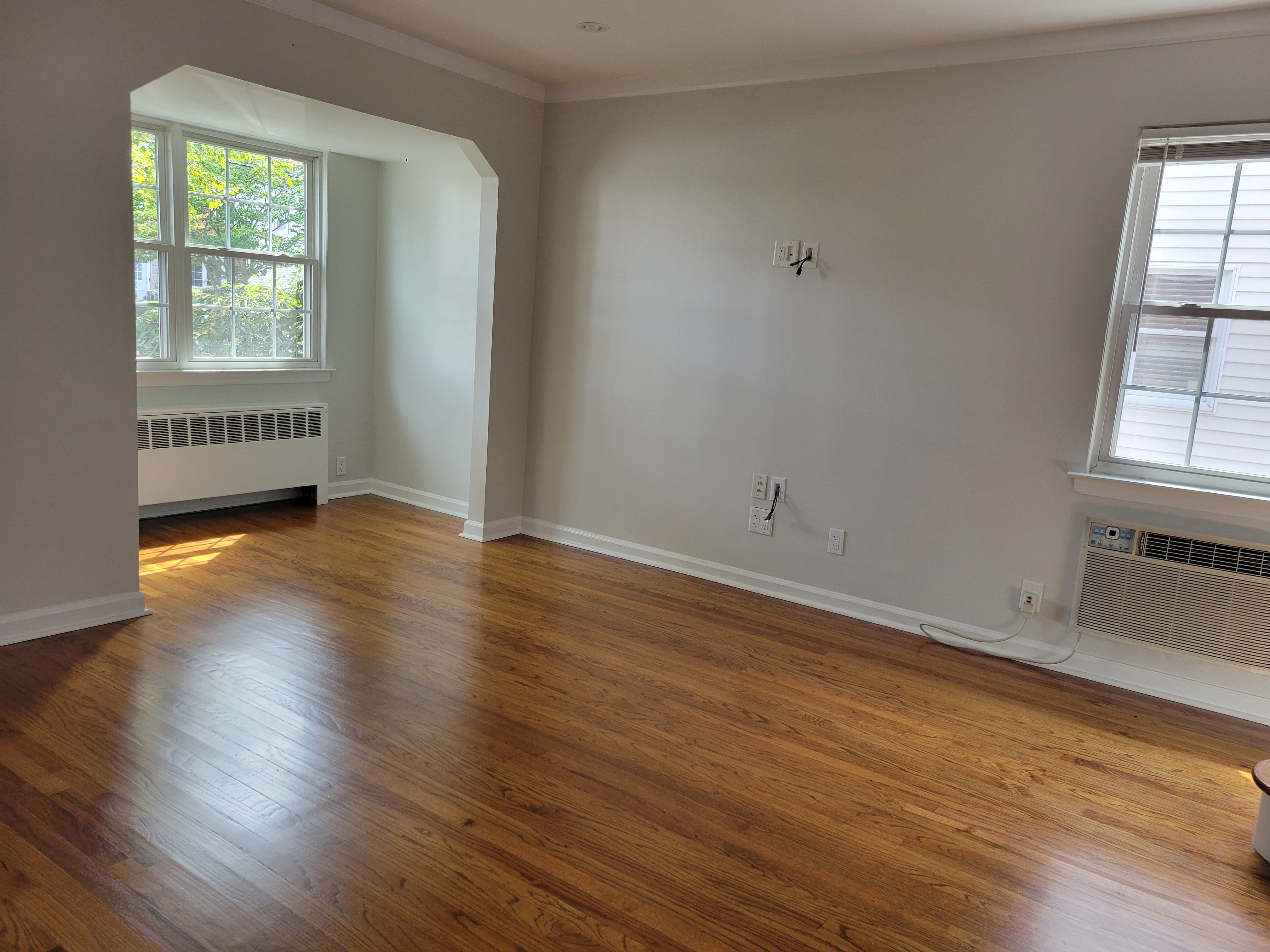 New Hyde Park, New York, 11040, United States, 4 Bedrooms Bedrooms, ,3 BathroomsBathrooms,Residential,For Sale,1928369