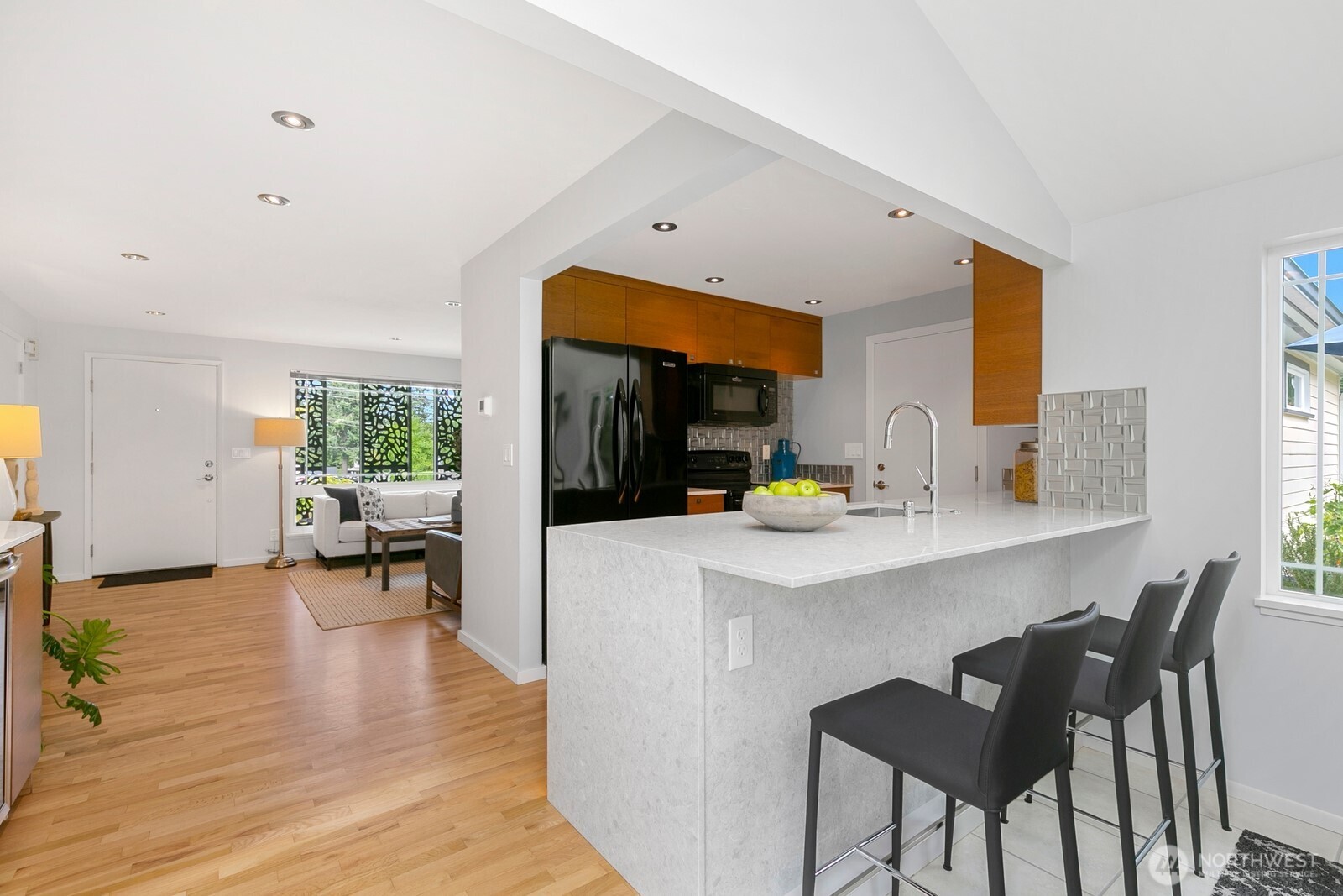 Bellevue, Washington, 98006, United States, 4 Bedrooms Bedrooms, ,1 BathroomBathrooms,Residential,For Sale,1913092