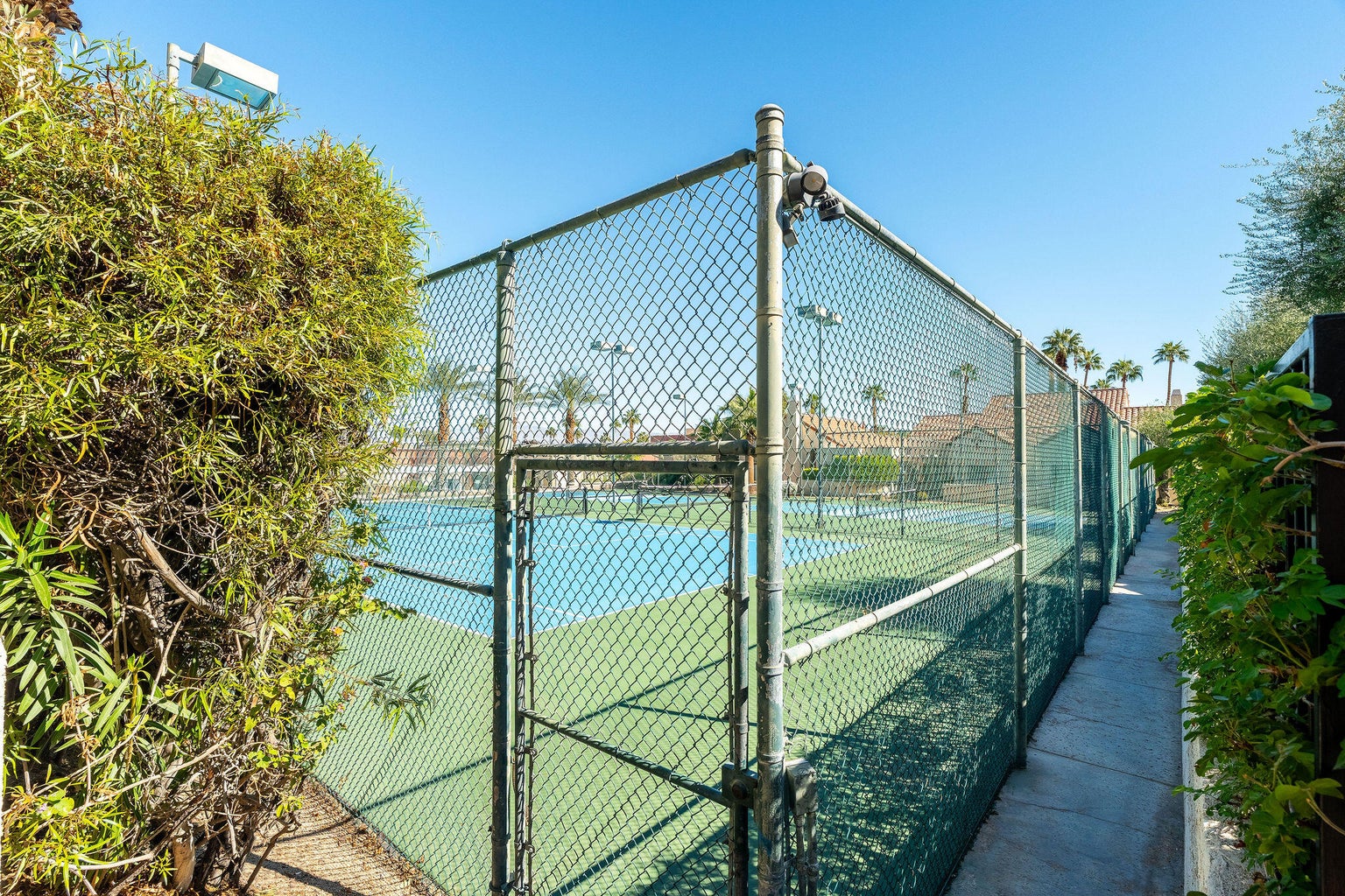 Palm Desert, California, 92260, United States, 2 Bedrooms Bedrooms, ,2 BathroomsBathrooms,Residential,For Sale,1981294