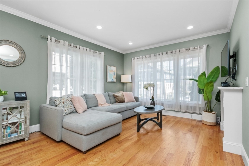 Boston, Massachusetts, 02136, United States, 3 Bedrooms Bedrooms, ,3 BathroomsBathrooms,Residential,For Sale,1947073