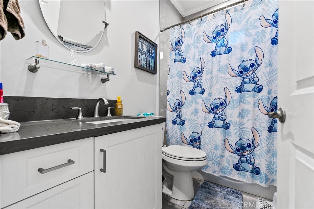 Sun Valley, California, 91352, United States, 5 Bedrooms Bedrooms, ,3 BathroomsBathrooms,Residential,For Sale,1987876